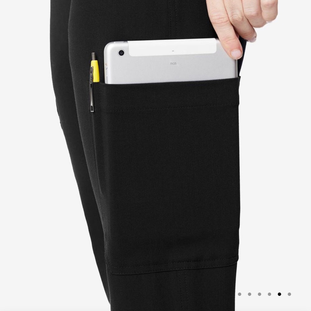 Figs Yola skinny scrub pants